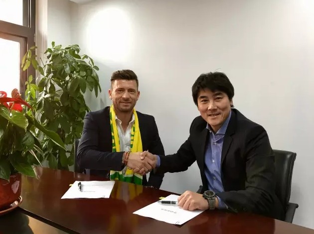 本赛季，23岁的博尼法斯为勒沃库森出场21场比赛，贡献14球7助。