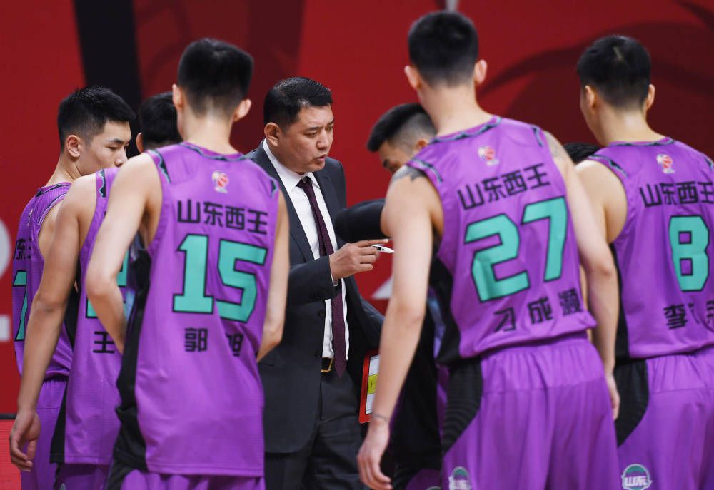 阿斯报的消息，皇马会再次追求姆巴佩，但是经历了上一次的事件后他们会要求姆巴佩最迟1月15日前做出决定。